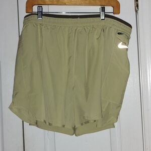 Nike Women's Tempo Lux 5" Shorts  Sz XXL NWT